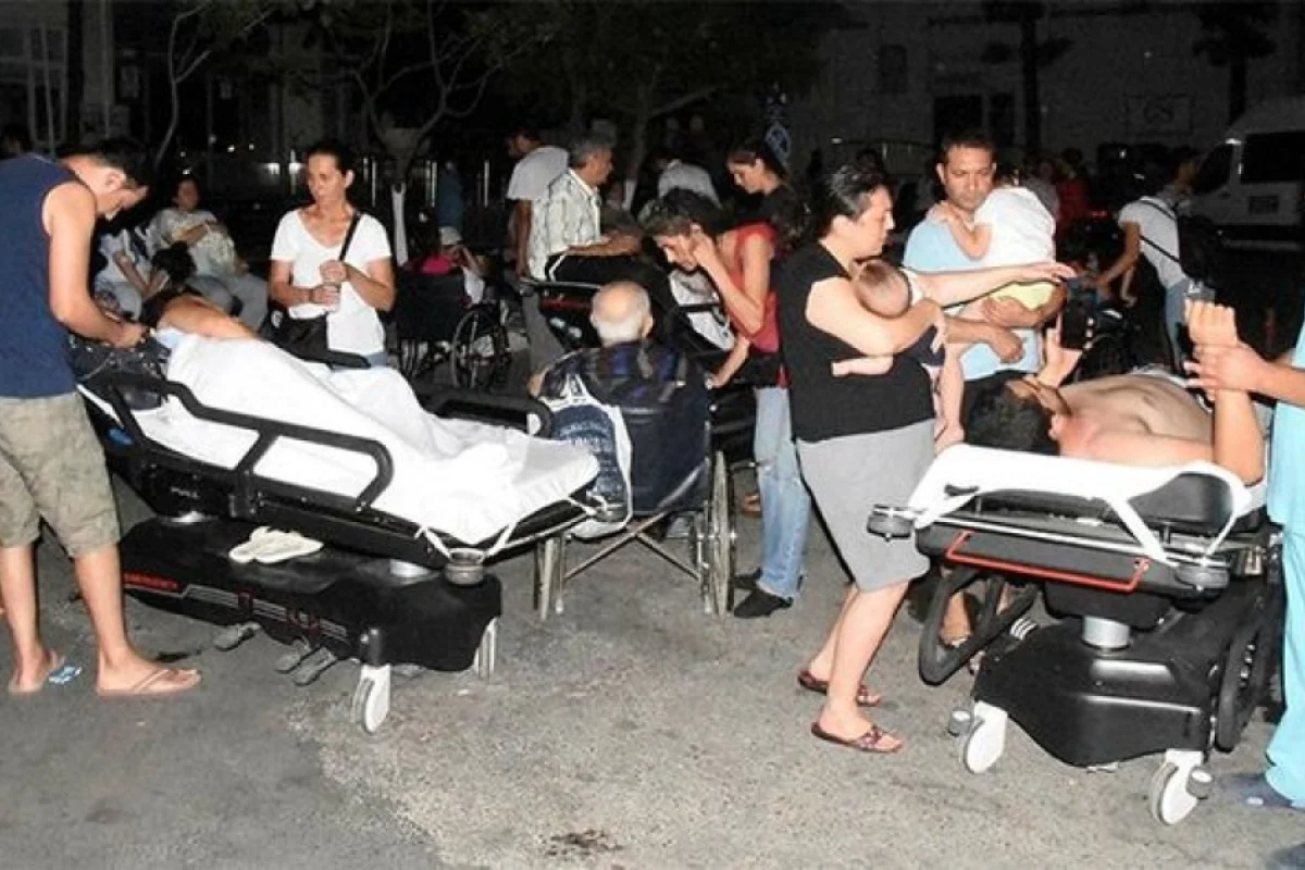 Türkiyə yenə silkələndi - Dağıntı və tələfat...