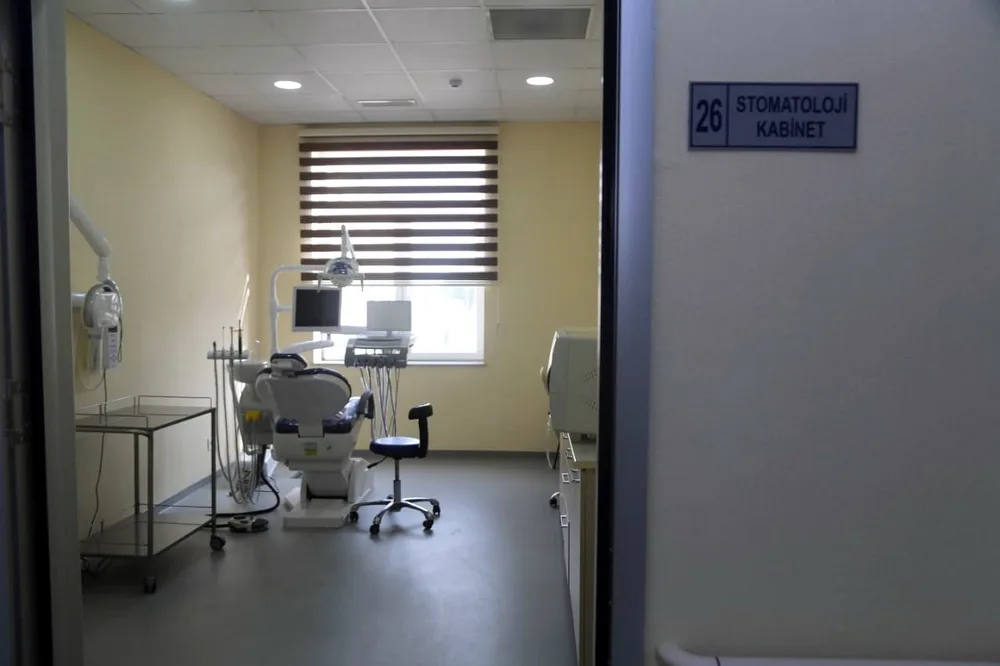 Müdafiə nazir cəbhəboyu zonada - FOTOLAR