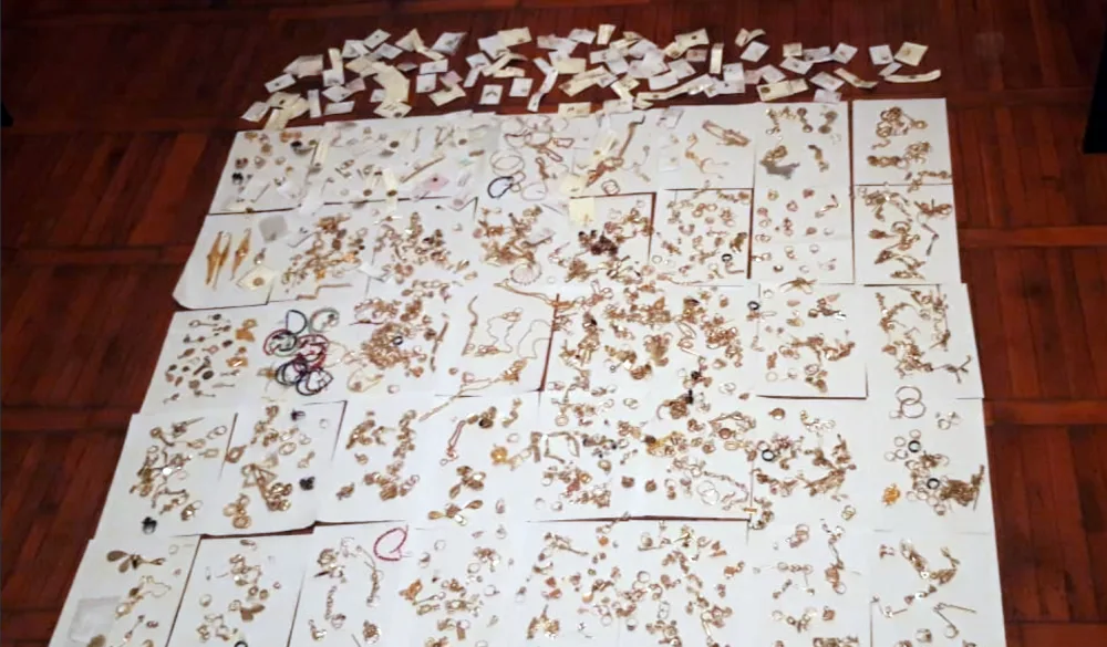 Gömrükçülər külli miqdarda qızıl- zinət əşyaları - AŞKARLADI - FOTO - VİDEO