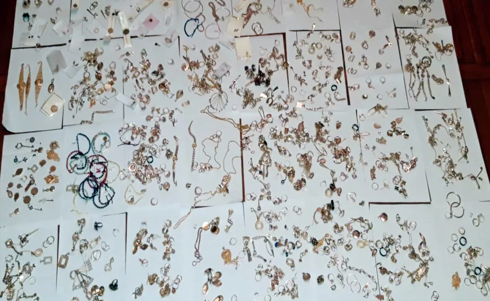 Gömrükçülər külli miqdarda qızıl- zinət əşyaları - AŞKARLADI - FOTO - VİDEO