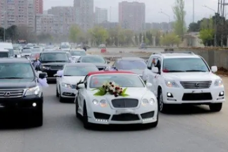 Azərbaycanlı toy karvanına atəş açdı - Rusiyada