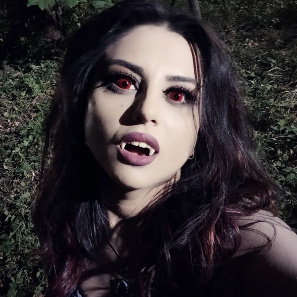 Azərbaycanlı aparıcı "vampir" oldu - VİDEO