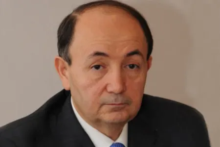 Nazir şöbə rəisini işdən çıxardı