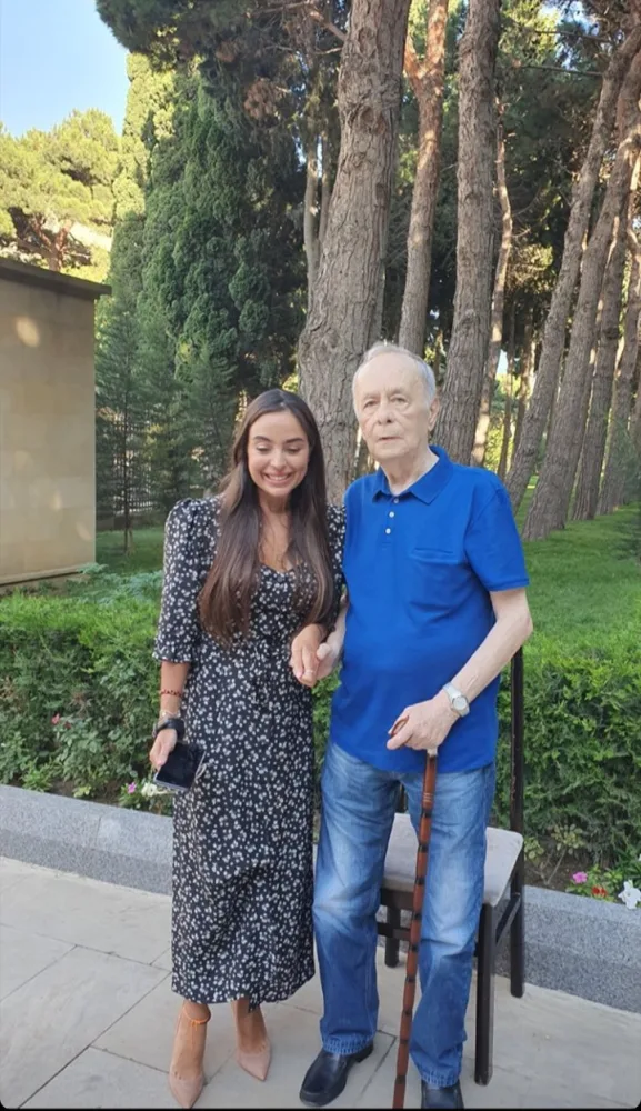 Leyla Əliyeva Müslüm Maqomayevin məzarını ziyarət edib - FOTOLAR