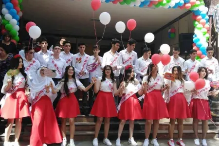 Bakıda iki məktəbin hər birində bir sinfin - bütün şagirdləri ali məktəbə qəbul olub