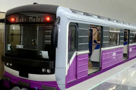 Bakı metrosunda qatar xətdə SAXLANILDI - SƏBƏB