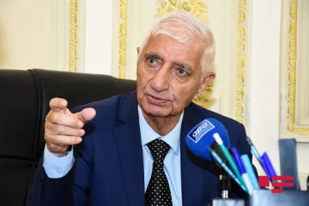 Fikrət Qoca: "Yazıçılar Birliyinin növbəti qurultayında da katib olmaq istəyirəm - MÜSAHİBƏ