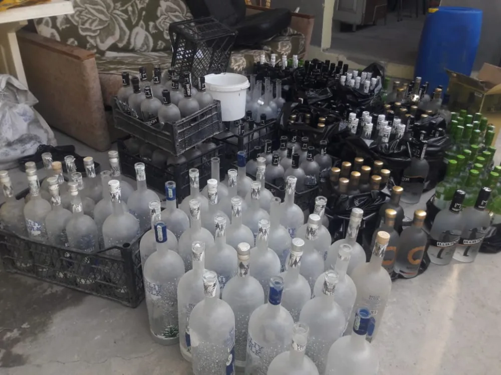 Gəncədə saxta alkoqollu içki istehsal edən müəssisə ifşa olundu- - RƏSMİ