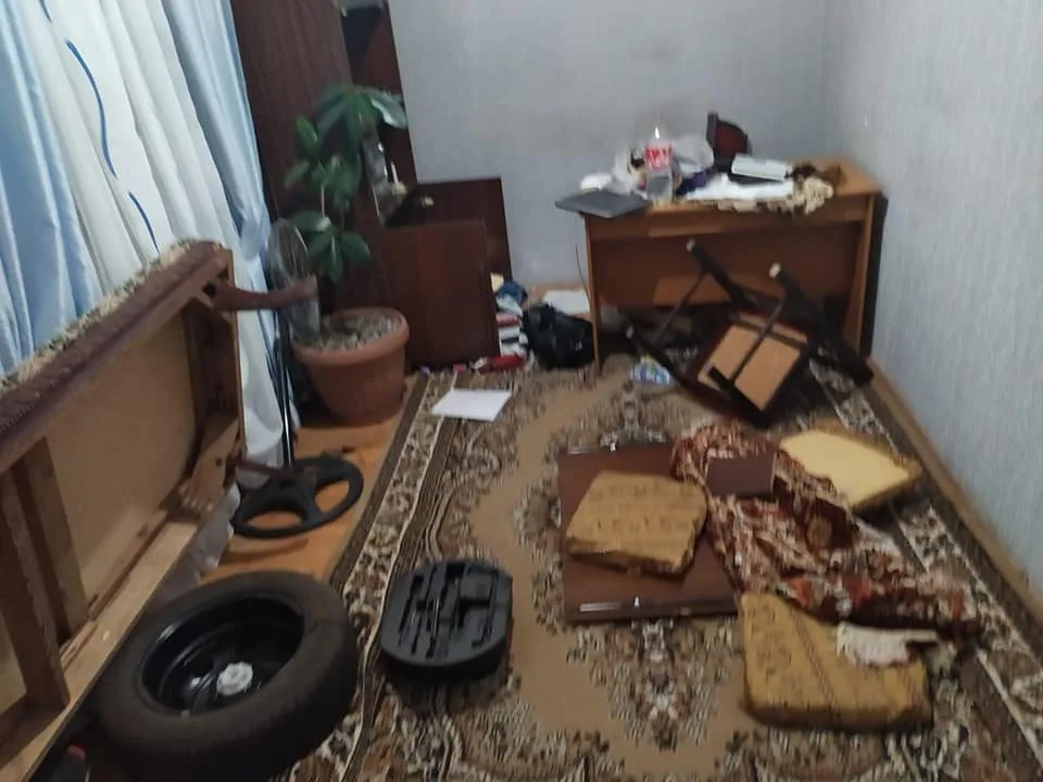 Jurnalistin qardaşının evi soyuldu - -FOTOLAR