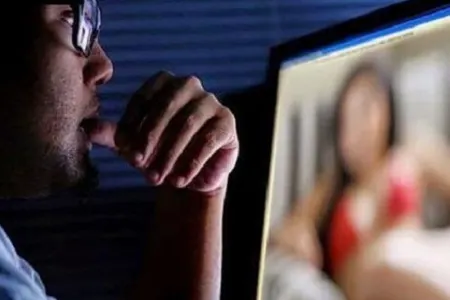 "İnstagram"da tanış oldu, intim fotoları ilə şantaj etdi - Xaçmazlı gənc saxlanıldı