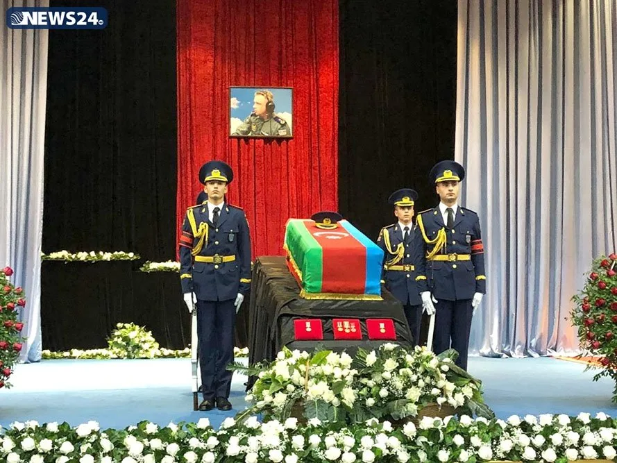 Polkovnik-leytenant Rəşad Atakişiyevin cənazəsi II Fəxri Xiyabana - YOLA SALINDI - FOTO - VİDEO - YENİLƏNİB - 3