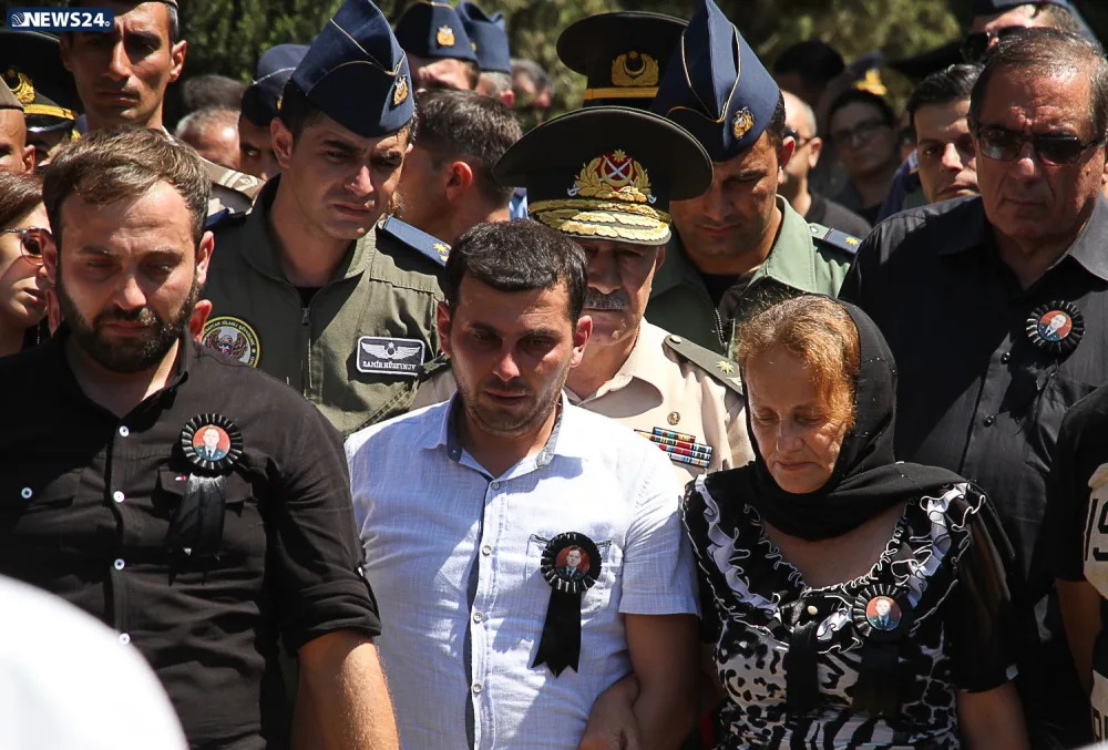 Polkovnik-leytenant Rəşad Atakişiyevin cənazəsi II Fəxri Xiyabana - YOLA SALINDI - FOTO - VİDEO - YENİLƏNİB - 3