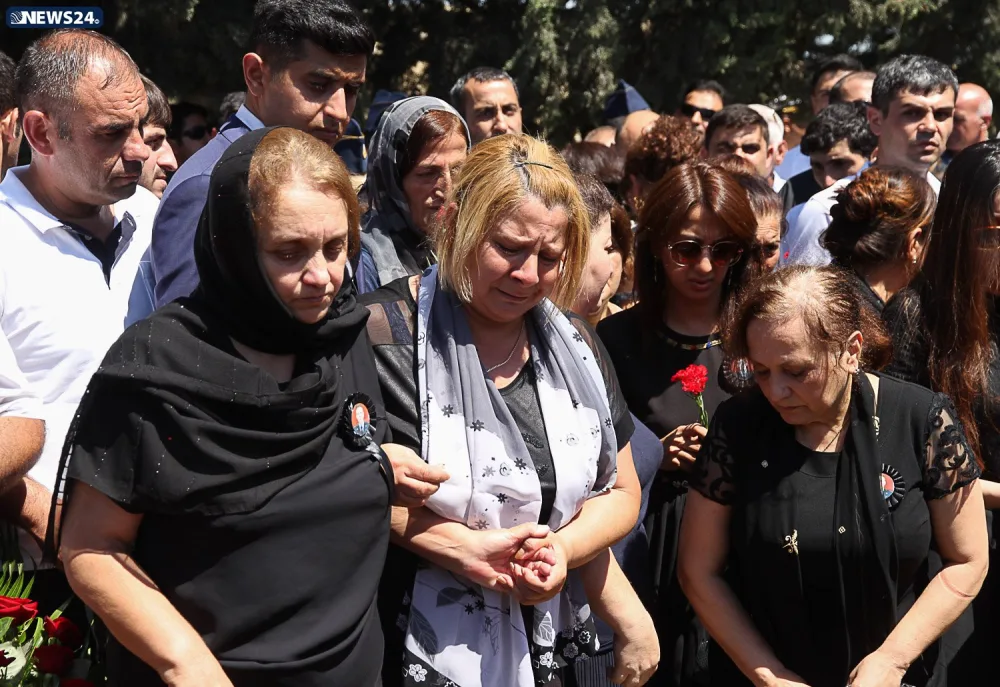Polkovnik-leytenant Rəşad Atakişiyevin cənazəsi II Fəxri Xiyabana - YOLA SALINDI - FOTO - VİDEO - YENİLƏNİB - 3