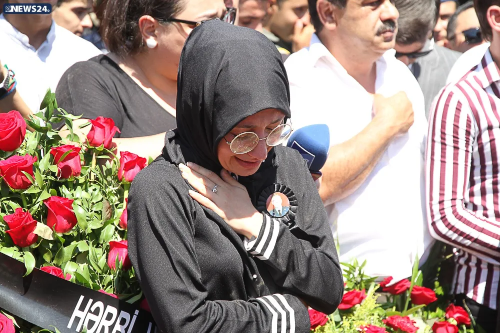 Polkovnik-leytenant Rəşad Atakişiyevin cənazəsi II Fəxri Xiyabana - YOLA SALINDI - FOTO - VİDEO - YENİLƏNİB - 3
