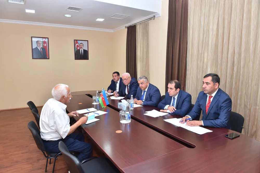 “Azərsu” ASC-nin sədr müavinləri - VƏTƏNDAŞLARLA GÖRÜŞDÜ - FOTO