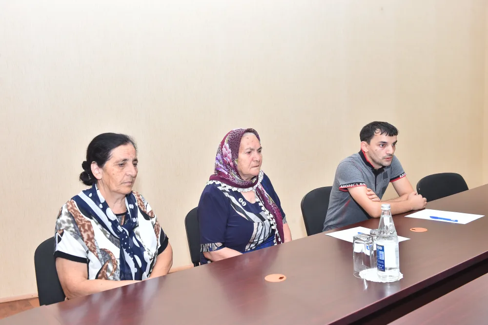 “Azərsu” ASC-nin sədr müavinləri - VƏTƏNDAŞLARLA GÖRÜŞDÜ - FOTO