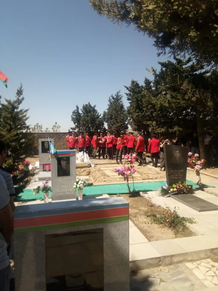 Rəşad Atakişiyevlə vida mərasimində - Nazir müavini və icra başçısı göz yaşlarını saxlaya bilmədi - FOTO