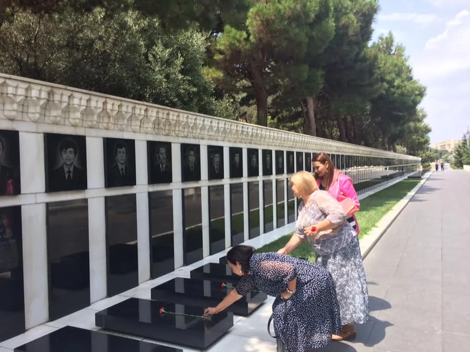 Qənirə Paşayeva “Başqurdistan qızları” jurnalının baş redakotoru ilə - GÖRÜŞDÜ