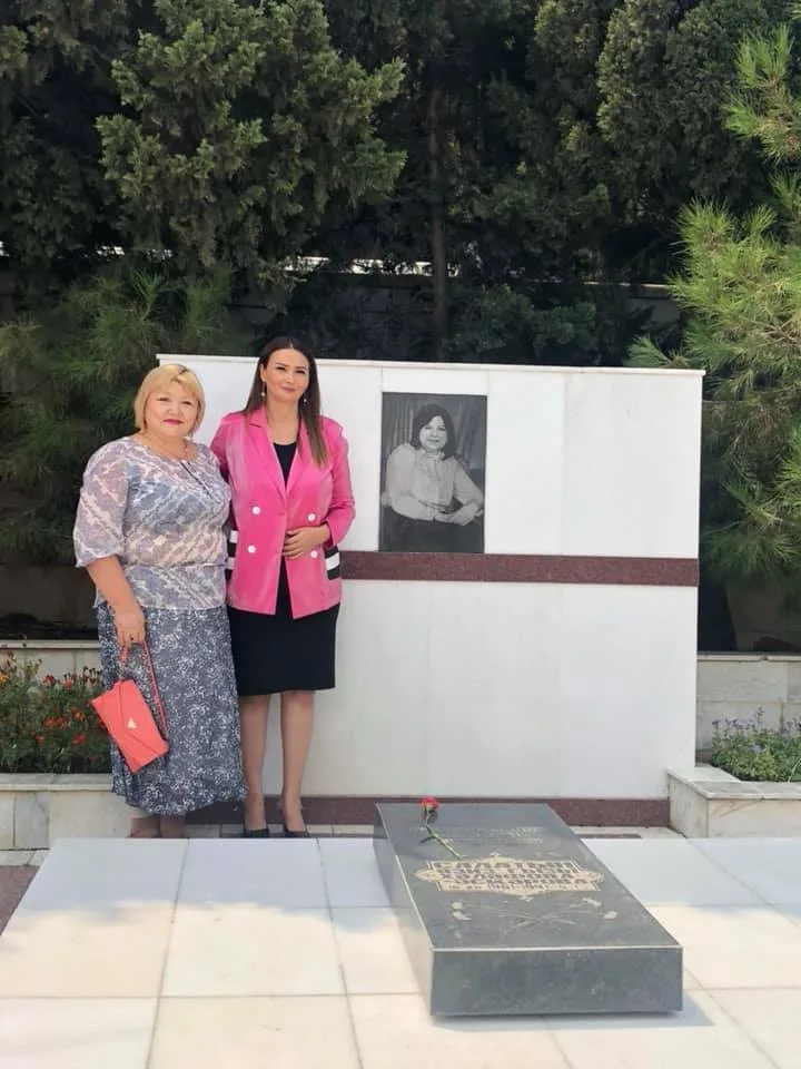 Qənirə Paşayeva “Başqurdistan qızları” jurnalının baş redakotoru ilə - GÖRÜŞDÜ