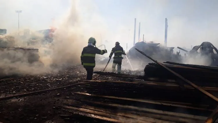 Taxta bazarında yanğın - SÖNDÜRÜLDÜ - FOTOLAR - VİDEO - YENİLƏNİB - 3