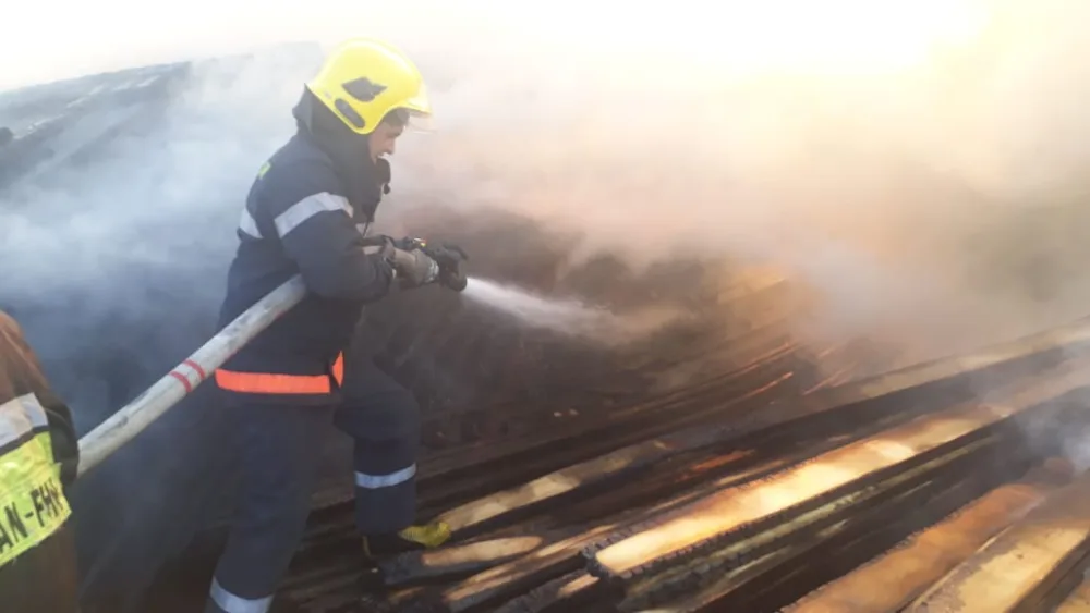Taxta bazarında yanğın - SÖNDÜRÜLDÜ - FOTOLAR - VİDEO - YENİLƏNİB - 3
