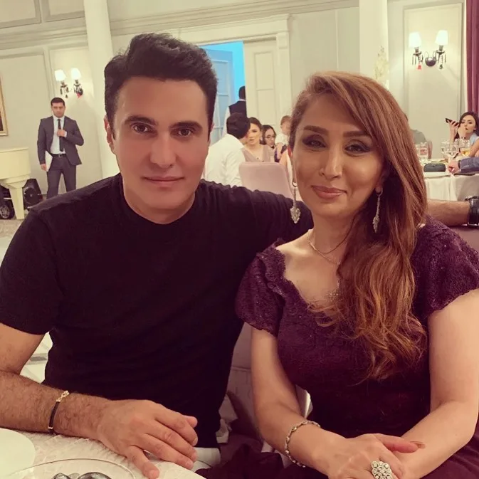 Manaf Ağayev nəvəsi üçün vur-çatlasın etdi, əl qaldırıb oynadı - FOTO-VİDEO