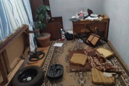 Evdən oğurluq etməyə çalışan şəxsi polislər dərhal yaxaladı