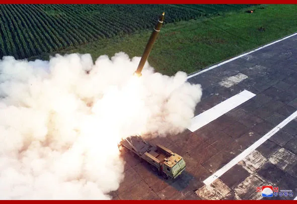 Şimali Koreya yeni nəhəng raketi sınadı