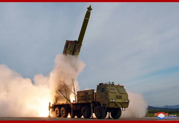 Şimali Koreya yeni nəhəng raketi sınadı