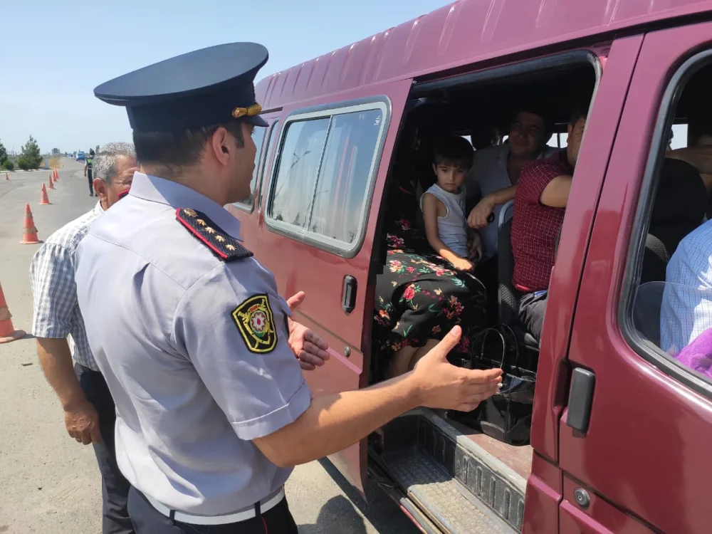 Polislərin reydi sürücüləri - SEVİNDİRDİ - FOTO