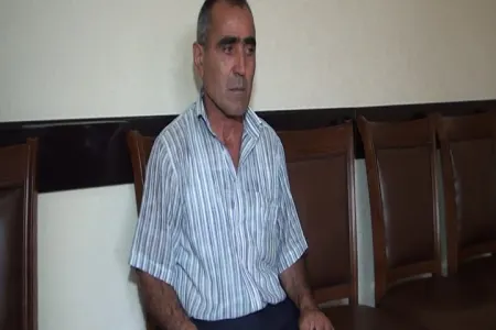 Şadlıq sarayının qarşısından avtomobil qaçıran şəxs - SAXLANILDI - FOTO