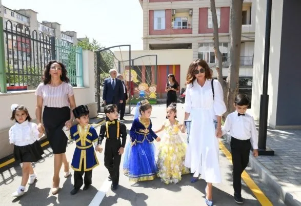 Mehriban Əliyeva körpələr evində - -FOTOLAR