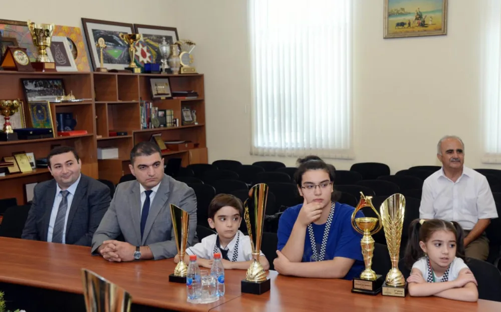 Nazir Azad Rəhimov gənc şahmatçıları təbrik etdi