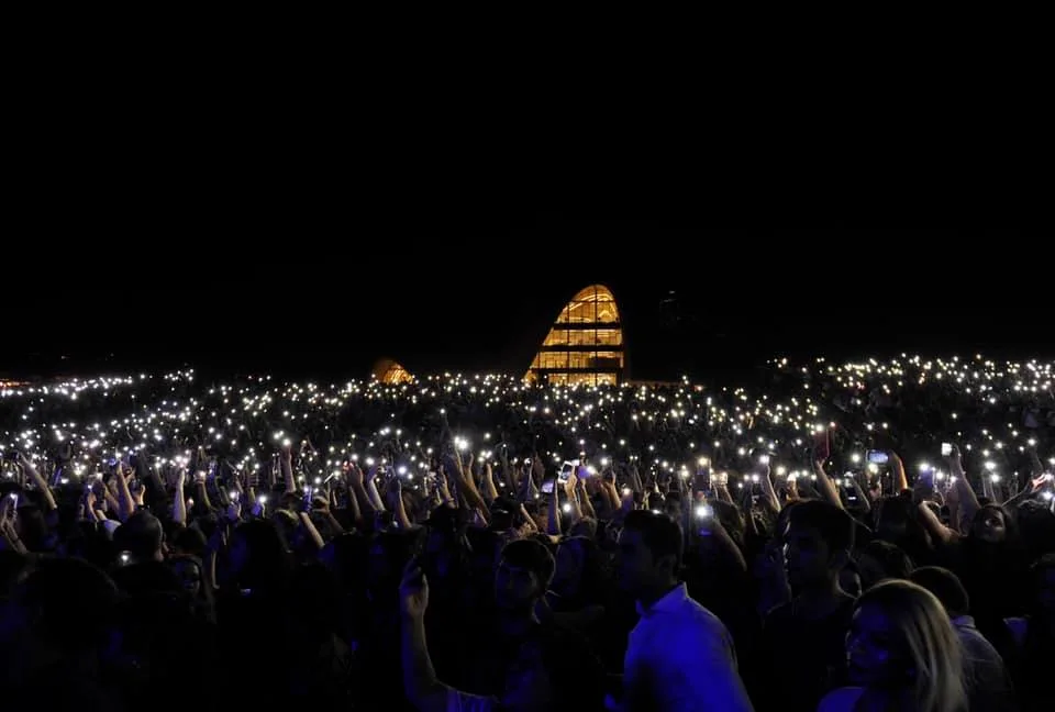 Yerli məşhurlar rusiyalı ulduzla birgə - KONSERT VERDİ - FOTO