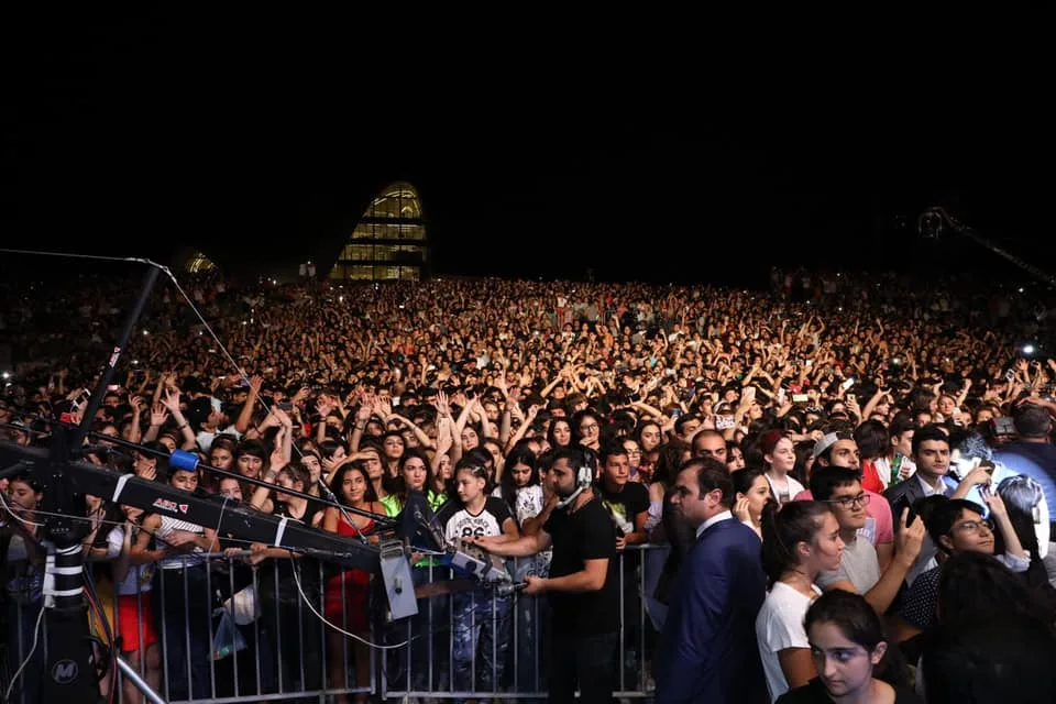 Yerli məşhurlar rusiyalı ulduzla birgə - KONSERT VERDİ - FOTO