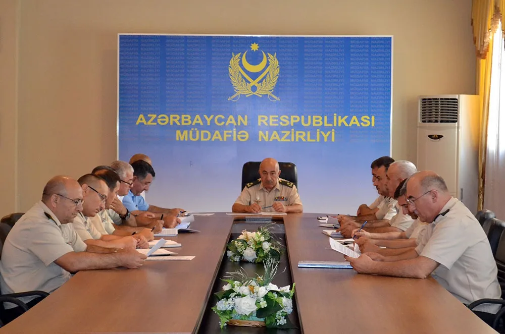 Mənəvi-psixoloji təminat üzrə zabitlərlə - SEMİNAR KEÇİRİLDİ