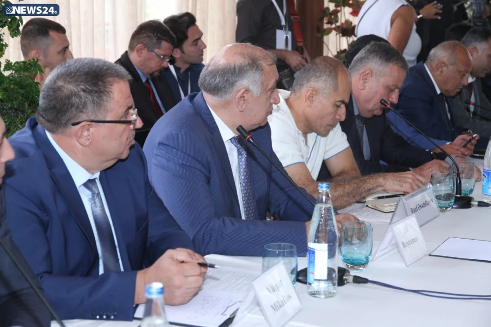 "Azərbaycanda 18 min hektar üzüm bağları salınacaq" - DƏYİRMİ MASA - VİDEO