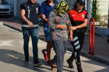 Atasını transseksualın evində tutan oğul onu öldürdü