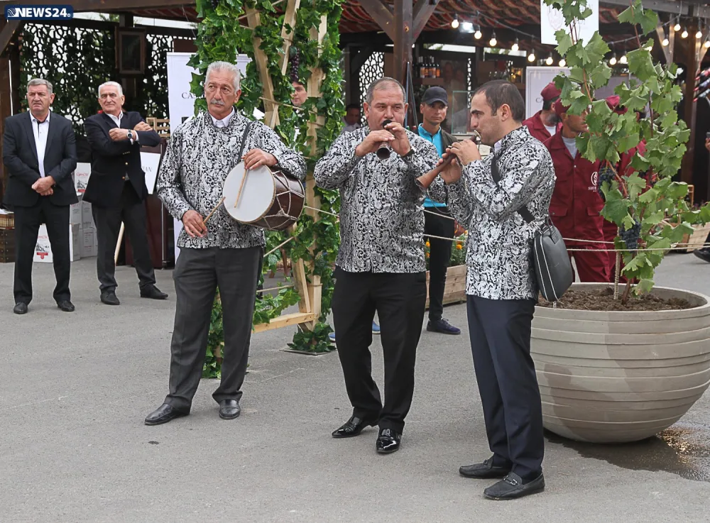 Dünyada görünməmiş şərab festivalı - AZƏRBAYCANDA -VİDEO-FOTOSESSİYA