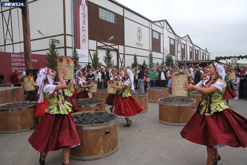 Dünyada görünməmiş şərab festivalı - AZƏRBAYCANDA -VİDEO-FOTOSESSİYA