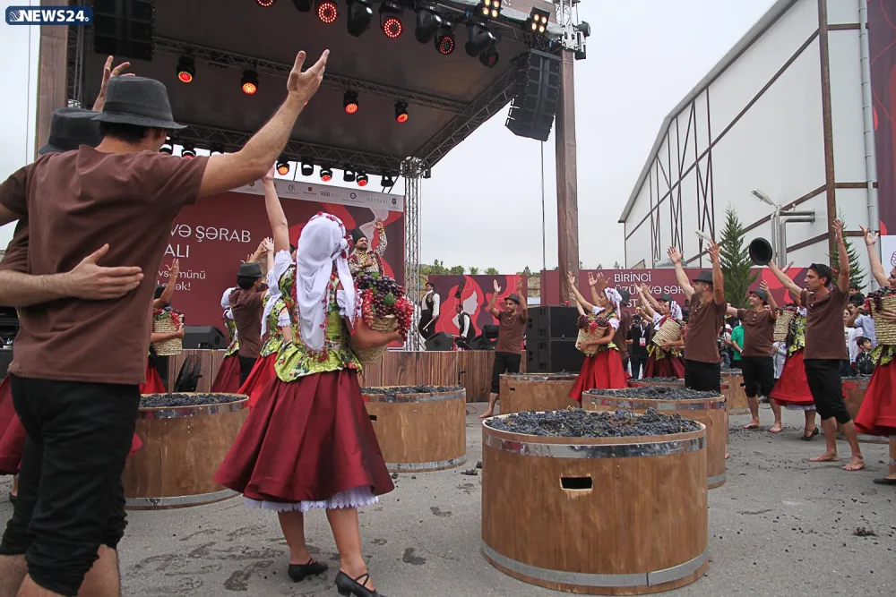 Dünyada görünməmiş şərab festivalı - AZƏRBAYCANDA -VİDEO-FOTOSESSİYA