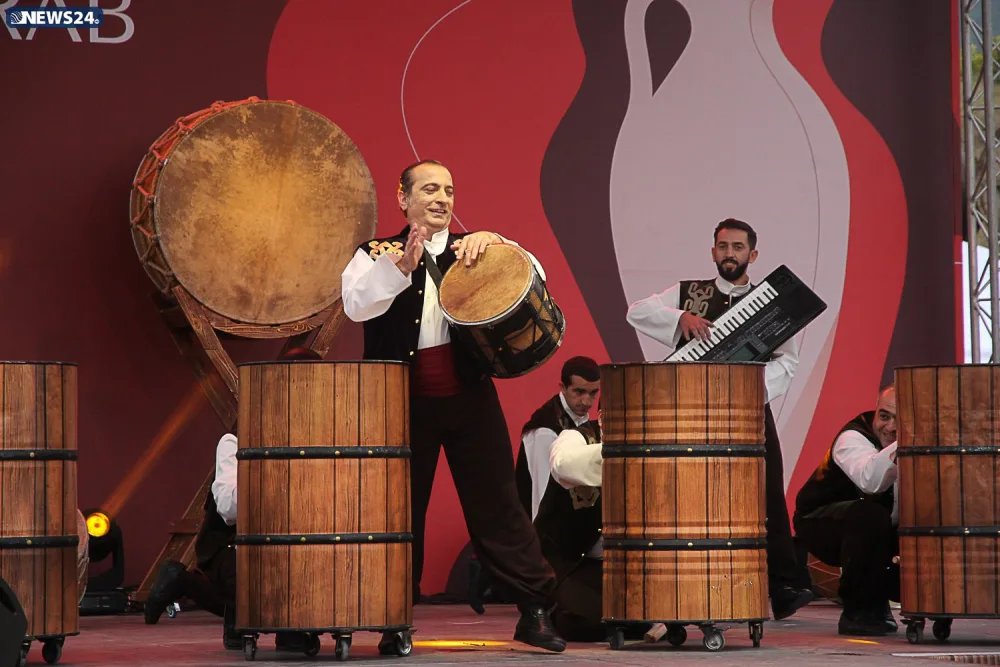 Dünyada görünməmiş şərab festivalı - AZƏRBAYCANDA -VİDEO-FOTOSESSİYA