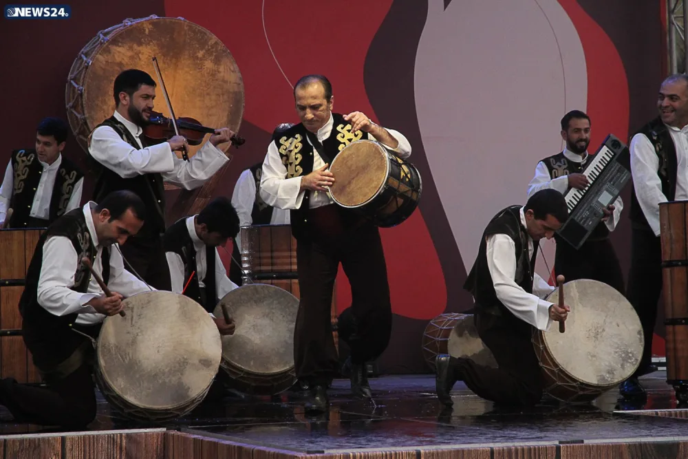 Dünyada görünməmiş şərab festivalı - AZƏRBAYCANDA -VİDEO-FOTOSESSİYA