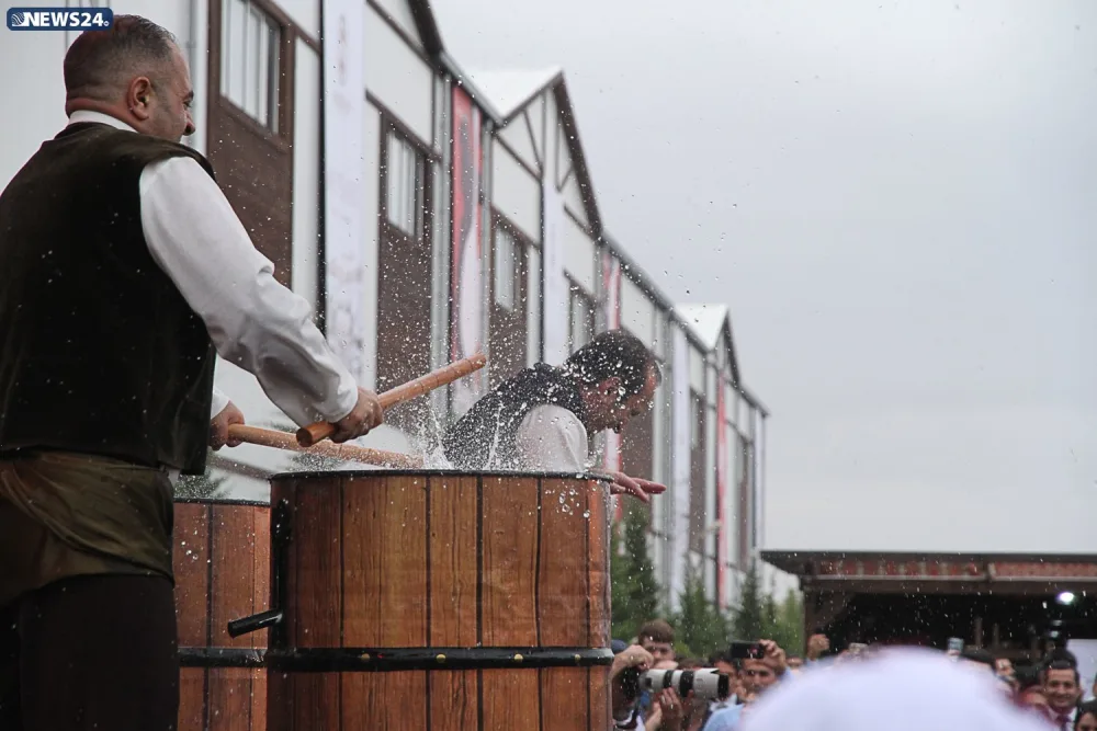 Dünyada görünməmiş şərab festivalı - AZƏRBAYCANDA -VİDEO-FOTOSESSİYA