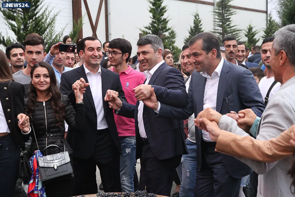 Dünyada görünməmiş şərab festivalı - AZƏRBAYCANDA -VİDEO-FOTOSESSİYA
