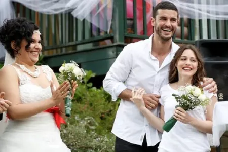 Məşhur serialın aktrisası özünü kişi etdi - SİNƏSİNİ KƏSDİRDİ - FOTO - VİDEO