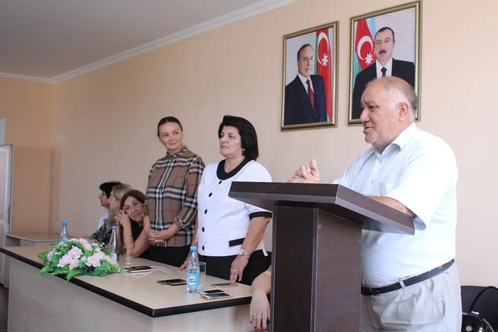 Millət vəkili Qənirə Paşayeva Qovlar şəhərində ali məktəblərə daxil olan - GƏNCLƏRLƏ GÖRÜŞDÜ - FOTOLAR