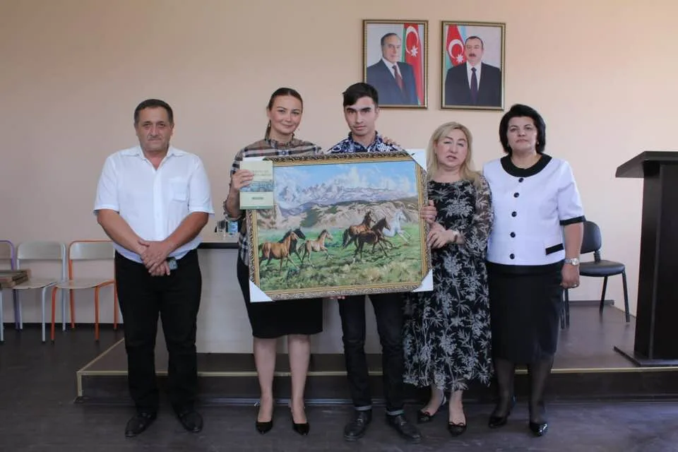 Millət vəkili Qənirə Paşayeva Qovlar şəhərində ali məktəblərə daxil olan - GƏNCLƏRLƏ GÖRÜŞDÜ - FOTOLAR