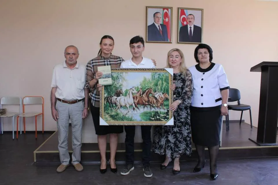 Millət vəkili Qənirə Paşayeva Qovlar şəhərində ali məktəblərə daxil olan - GƏNCLƏRLƏ GÖRÜŞDÜ - FOTOLAR