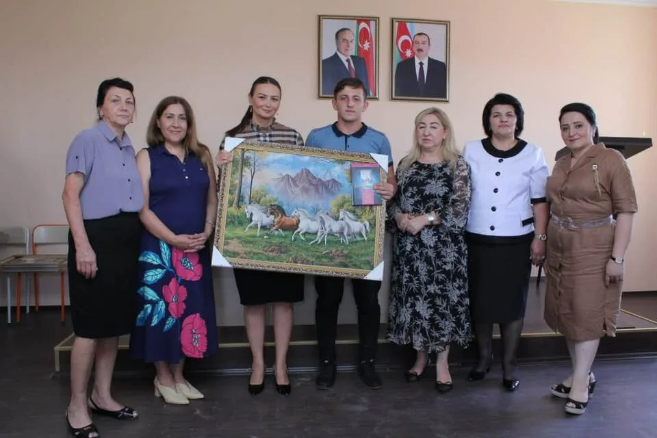Millət vəkili Qənirə Paşayeva Qovlar şəhərində ali məktəblərə daxil olan - GƏNCLƏRLƏ GÖRÜŞDÜ - FOTOLAR